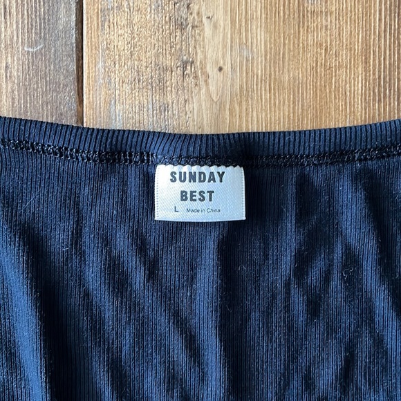 Sunday Best Holly Crop - Picture 2 of 3